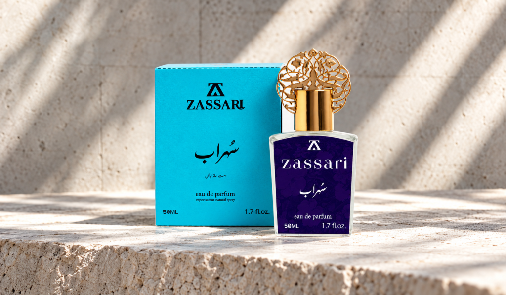 عطر سهراب ضاصاری با بسته&zwnj;بندی اصلی؛ نمای معرفی برند در کاز کانسپت